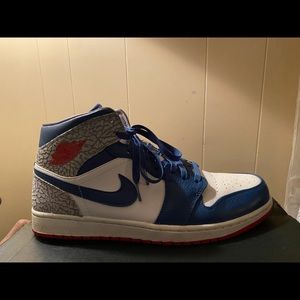 RED WHITE BLUE JORDAN 1s
